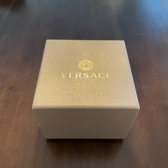 Versace Watch - Picture 4 of 5